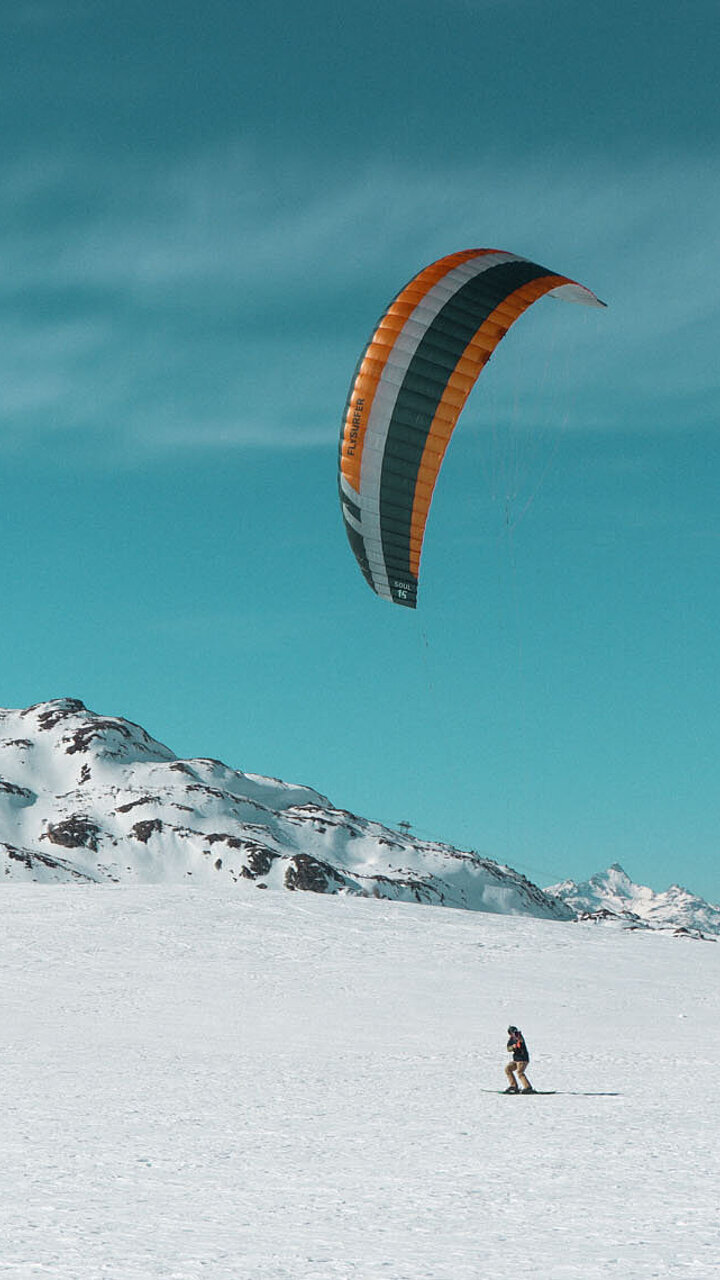 [ALT]Lerne Snowkiten:[ALT][BR]dein easy Einstieg[BR]in den Kitesport!